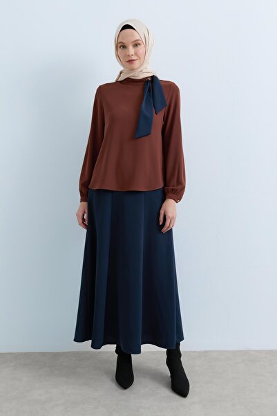 Nihan Fular Yakalı Etek Bluz Takım Taba