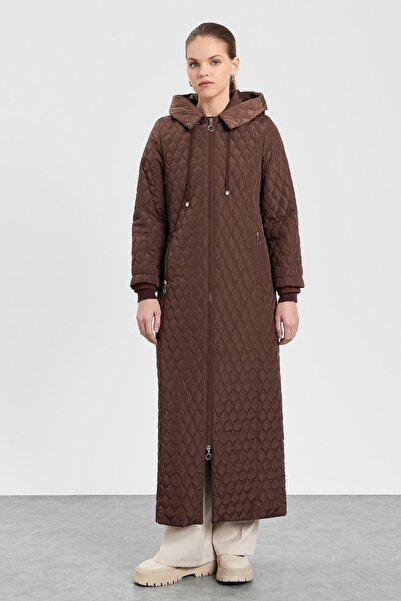 Nihan Kapşonlu Kapitone Manto Kahve