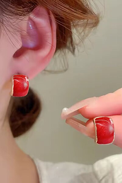 Glaren Minimal Kırmızı Mineli Altın Renk Kadın Küpe