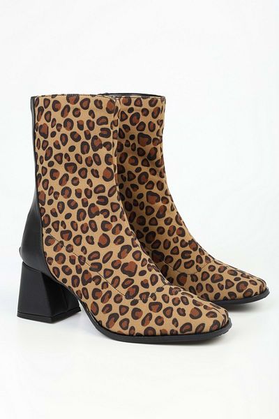 Shoeberry Lexi-Stiefel aus Leopardenstoff mit Reißverschluss und Absatz für Damen