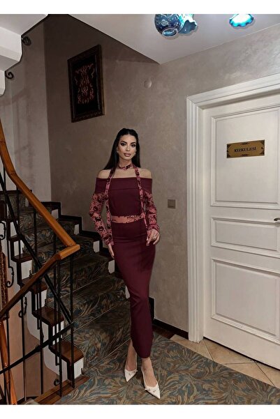 LOCH BUTİK KADIN BORDO MADONNA YAKA DANTEL DETAYLI KUŞAKLI MİDİ ELBİSE