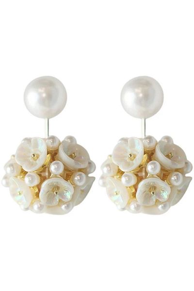 Pelin Aksesuar White Pearl Flower Ball Ghost Earrings