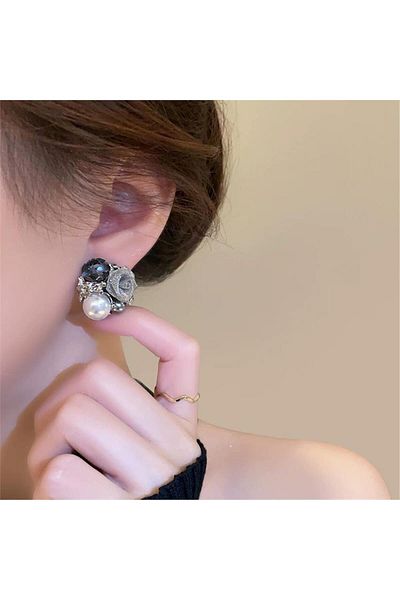 Pelin Aksesuar Smoked Flower and Pearl Embroidered Earrings