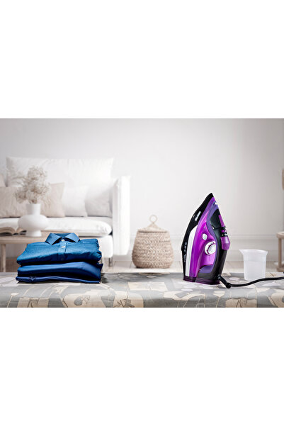 Geepas مكواة بخار - خزان مياه سعة 480 مل، مناسبة لجميع أنواع الأقمشة، قوة 300...