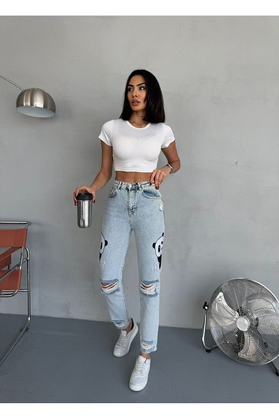 Zeo Basic Mom Jean with Embroidery and Ripped Detail