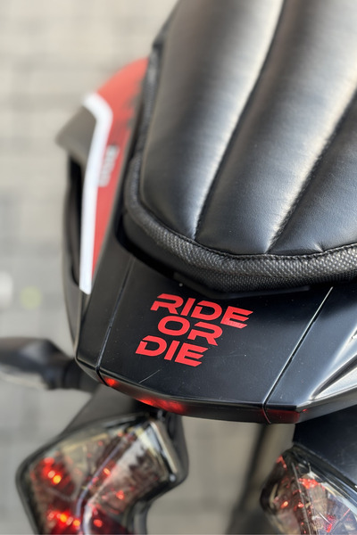 Banxtre Motor ve Kask için Kırmızı Ride Or Die Sticker Etiket (1 Adet)