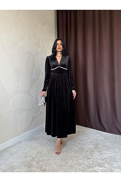 Afiş Butik Rochie lungă cu decolteu în V din catifea neagră