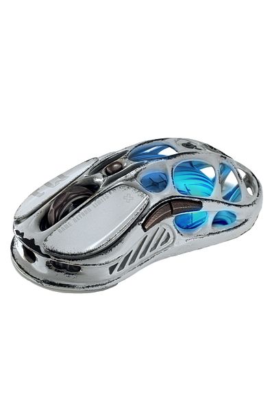 Gravastar ماوس GravaStar M1 Pro: Silver Mist، Alloy Elegance، PAW3395، 26000 نقطة في البوصة، 650 IPS، عمر بطارية 200/146 ساعة