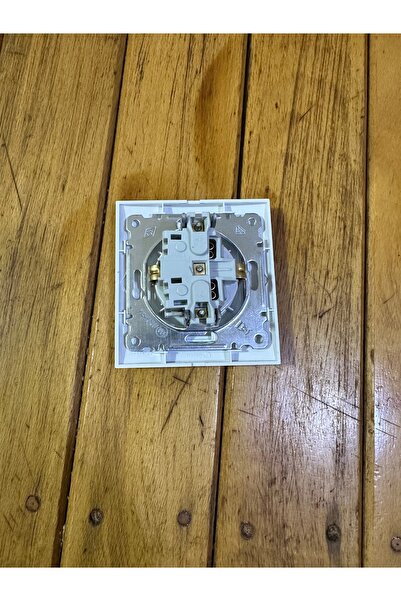 SERMER PAZARLAMA 1 adet makel elektirik prizi