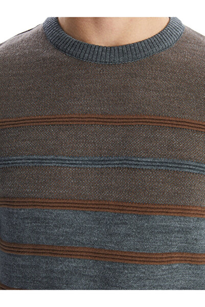 LC Waikiki Ανδρικό πλεκτό πουλόβερ με μακρυμάνικο ριγέ λαιμόκοψη LCWAIKIKI Classic Brown