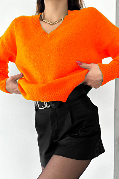 FEMELLE Women's Orange V-Neck Standard Size Oversize Basic Knitwear Sweater