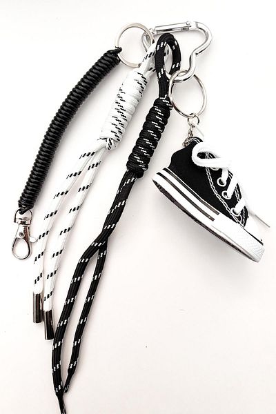 New Obsessions Спортни обувки и маратонки, ключодържател, чанта, украшение