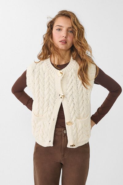Stradivarius Cable-knit vest with golden buttons