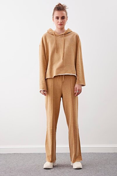 Vitrin بدلة رياضية برباط مع تفاصيل خياطة على الجهة الأمامية