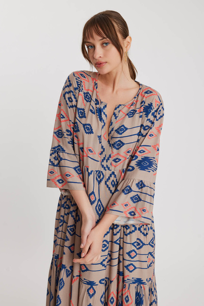 Vitrin فستان طويل بأكمام وكشكشة بنمط أصلي