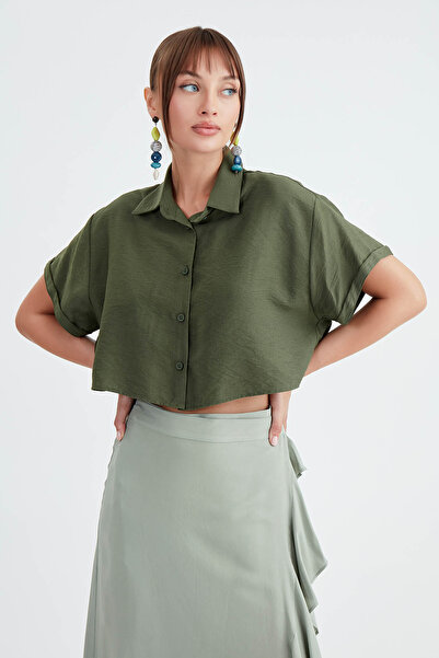 Vitrin Shoulder Detailed Crop Shirt