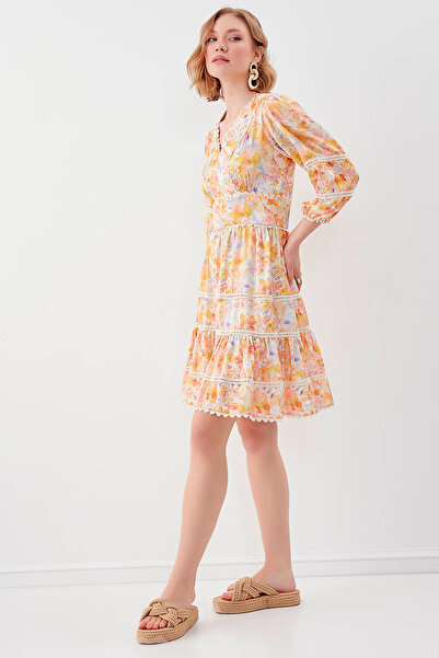 Vitrin فستان مبطن منقوش بالزهور