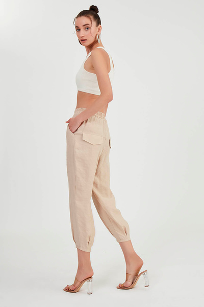 Vitrin Pleated Carrot Trousers with Cover Pocket