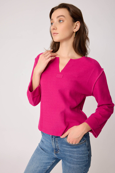 Vitrin Cut V-Neck Reverse Stitching Blouse