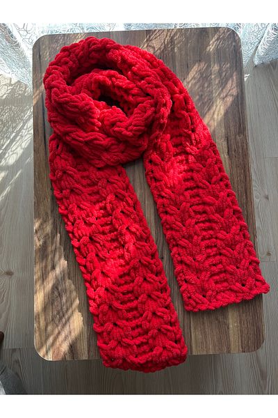 Alize Red Virgo Model Puffy Scarf