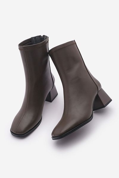 Marjin Braune Nayis-Damenstiefel mit Absatz – stumpfe Zehenpartie und Reißverschluss hinten