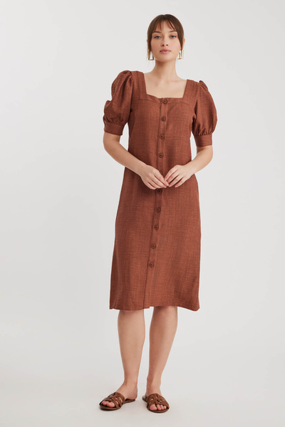 Vitrin Φόρεμα με κοντό μανίκι με τετράγωνο γιακά με κουμπιά μπροστά