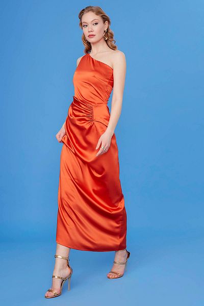 Vitrin Rochie maxi din satin cu un umăr