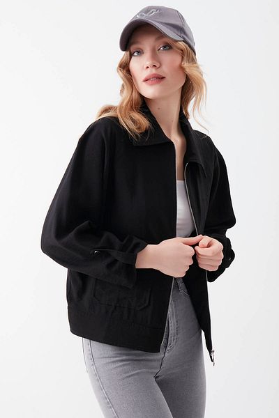 Vitrin Slim-Jacke mit doppelter Tasche und Reißverschluss vorne