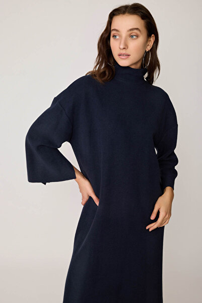 Vitrin Πλεκτό φόρεμα με ζιβάγκο με σκίσιμο στα πλαϊνά