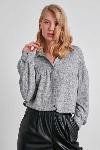 Vitrin Buttoned Front Collar Knitted Blouse