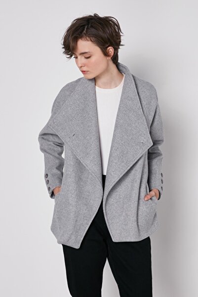 Vitrin Asimetrik Kesim Cepli Kaşe Ceket