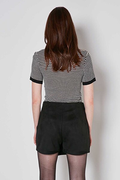 Vitrin Çıtçıt Detaylı Suni Süet Şort Etek