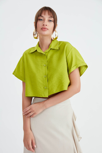 Vitrin Shoulder Detailed Crop Shirt