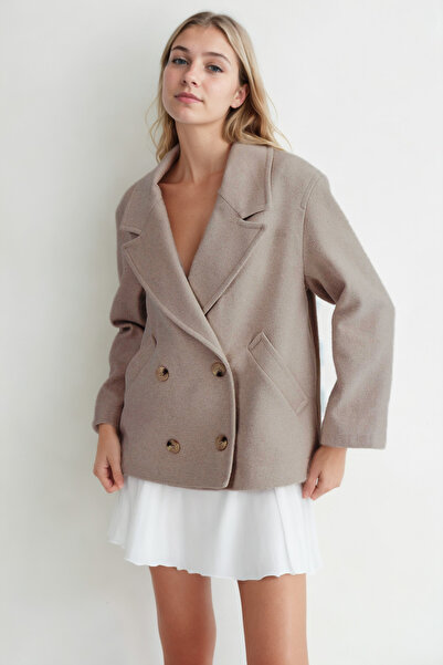 Vitrin Palton scurt cu nasturi