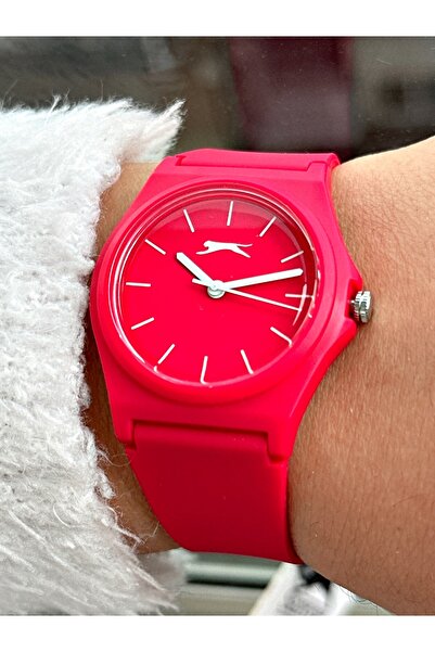 Slazenger Özel Tasarım 5 ATM Su Geçirmez Silikon Kordon Kadın Kol Saati 6571