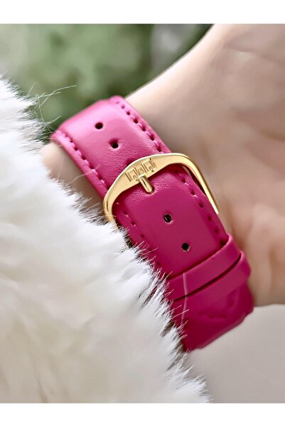 Q&Q  Vintage Women's Leather Band Wristwatch