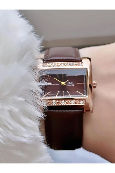 Q&Q Vintage Women's Leather Cord Wristwatch