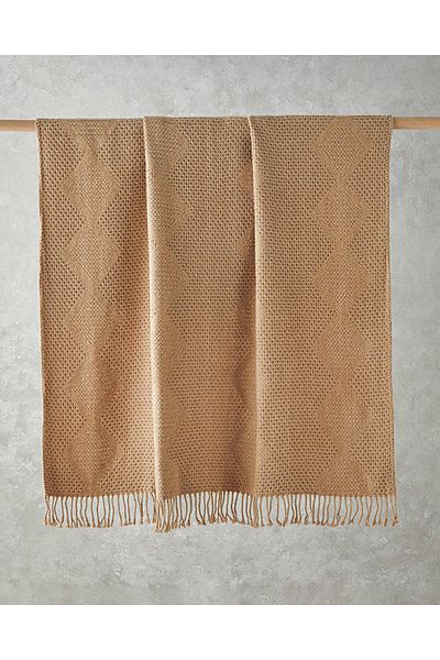English Home Μπεζ κουβέρτα τηλεόρασης Saige Scotch