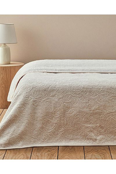 English Home Pătură în relief cu trandafir dublu de culoare crem