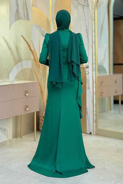 Bym Fashion Βραδινό φόρεμα Emerald 7011 Model - Λεπτομέρεια βολάν