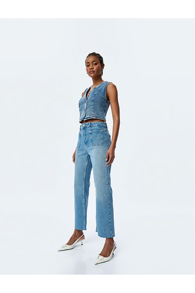 Koton Pantaloni din denim cu talie obișnuită cu nasturi evazați - Blugi Kick Flare