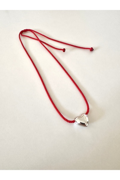 Atelier Çağla قلادة حمراء على شكل قلب منحني