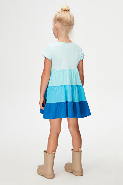 LOVETTI Мека тюркоазена рокля с къс ръкав и цветни пластове за момичета от Saks