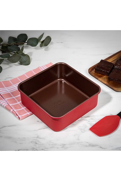 BETTY CROCKER Non-Stick Baking Square Baking Pan 21.9Cm Red