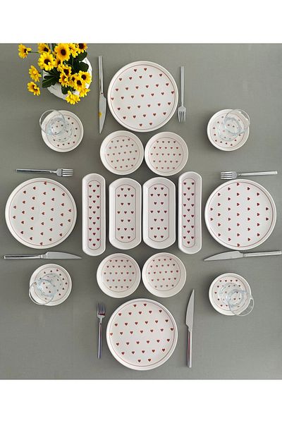 QUEEN Love 4-Person 16 Piece Red Heart Model Breakfast Set
