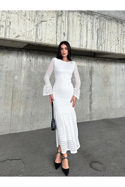 Fav Style Rochie lungă albă - mâneci cu volan, detaliu guipură, mânecă lungă
