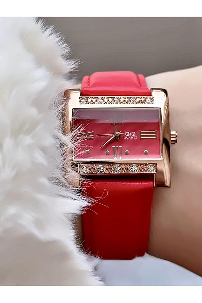 Q&Q  Vintage Women's Leather Band Wristwatch