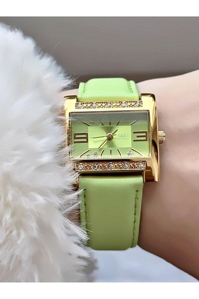 Q&Q Vintage Women's Leather Cord Wristwatch
