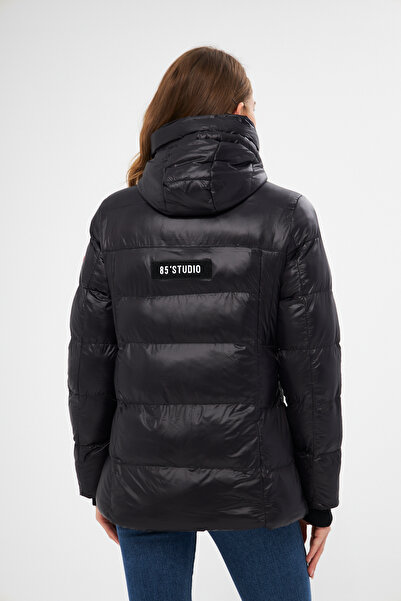 DYNAMO Γυναικείο παλτό με μαύρη κουκούλα με φερμουάρ και κουμπωτό κλείσιμο