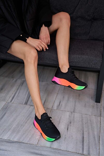 Madamra Γυναικεία αθλητικά παπούτσια με λεπτομέρεια από δικτυωτό πλέγμα σε μα...